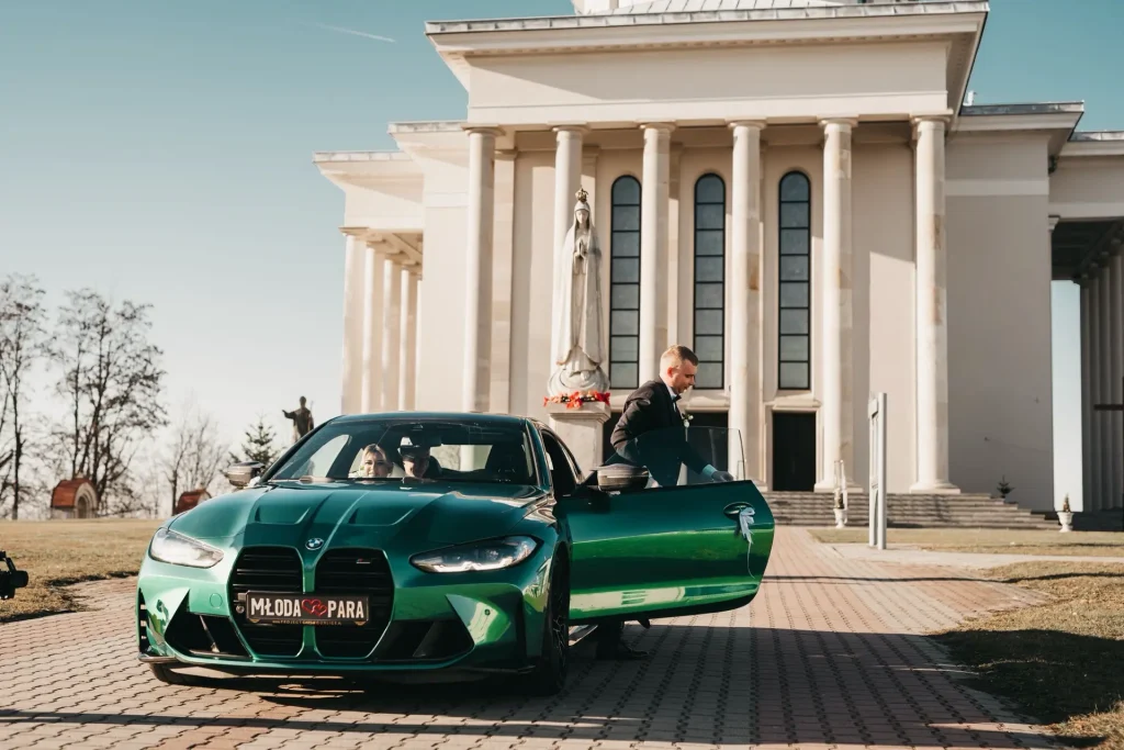 BMW M4 G82 jako samochód do ślubu